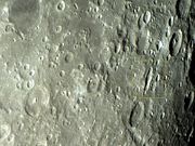 A Estranha Cratera Rheita E !