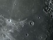 O perfil da Cratera Superfantasma descoberta pelo VTOL.