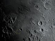 Provável cratera fantasma (Ghost Crater) junto da cratera TRIESNECKER